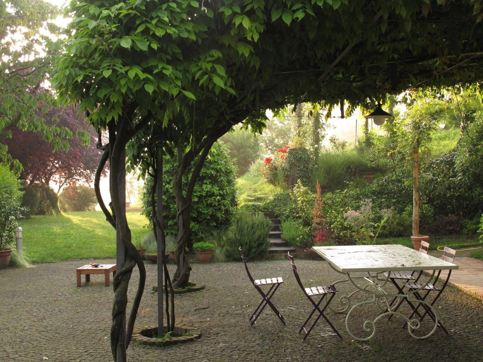 Sotto La Luna Bruna B&B Cocconato Extérieur photo